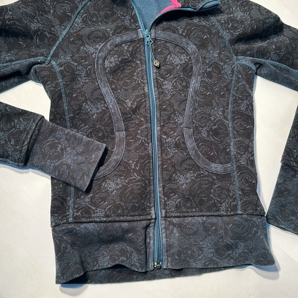 Lululemon FloralScuba Hoodie Womens 4 Full Zip Thumbholes - Picture 2 of 9